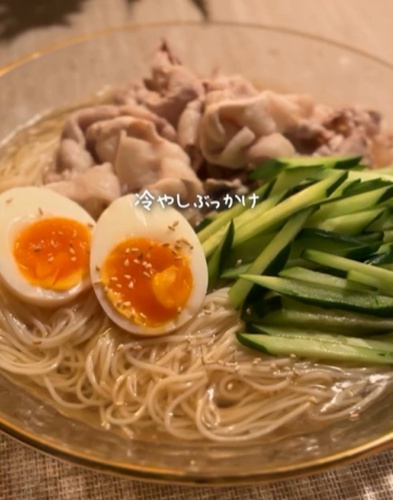 「そうめんが止まらない」　鶏だしで作る夏の簡単ぶっかけ麺に「うますぎた」「秒で完食」