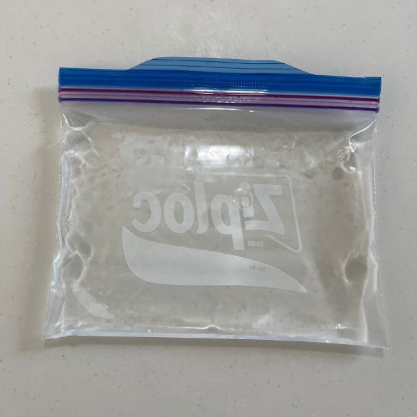 袋に注いで凍らせるだけ！　ソーダ味アイスに「毎年やる」「コスパ最強」