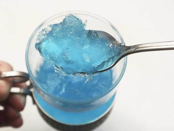 かき氷シロップと水を混ぜたら…　作ったものに「その手があったか」「天才だ」