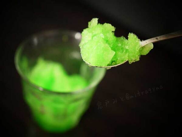 かき氷シロップと水を混ぜたら…　作ったものに「その手があったか」「天才だ」