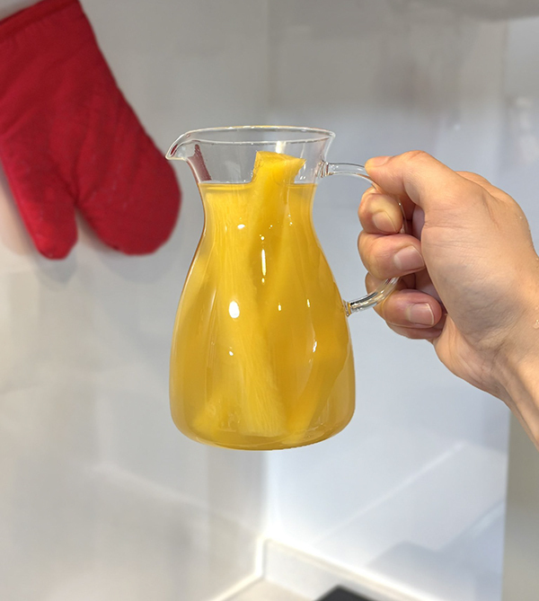 パイナップルの『あの部分』を煮ると？　完成したモノに「天才現る」「捨てなきゃよかったー！」