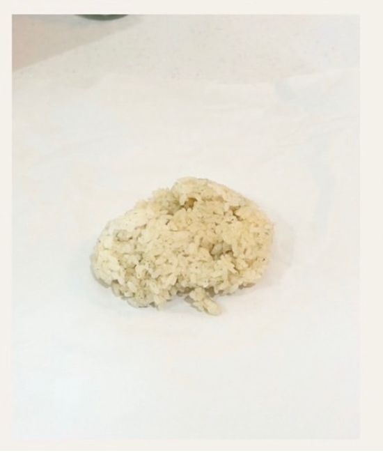 冷やご飯にめんつゆを混ぜて！　3分レンチンしたら「マジで止まらん」