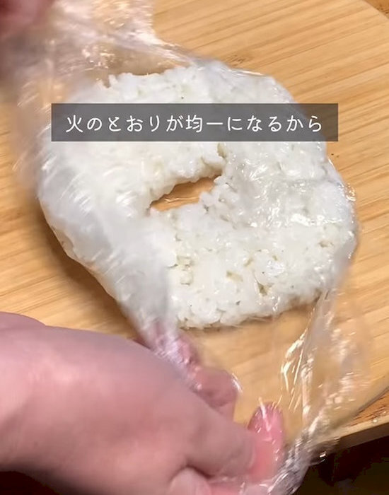 ご飯を冷凍するなら真ん中に穴　解凍がうまくいく理由に「納得」「今日から変える」