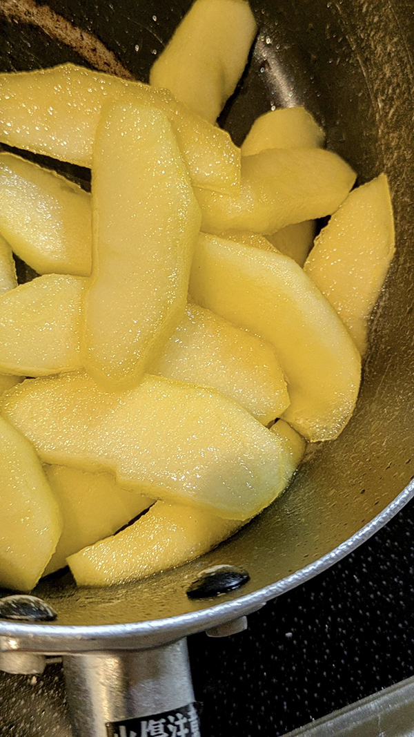 鮮度の落ちたリンゴ、捨てないで！　農家の活用法に「うわ、最高だわ」「暑い日にピッタリ」