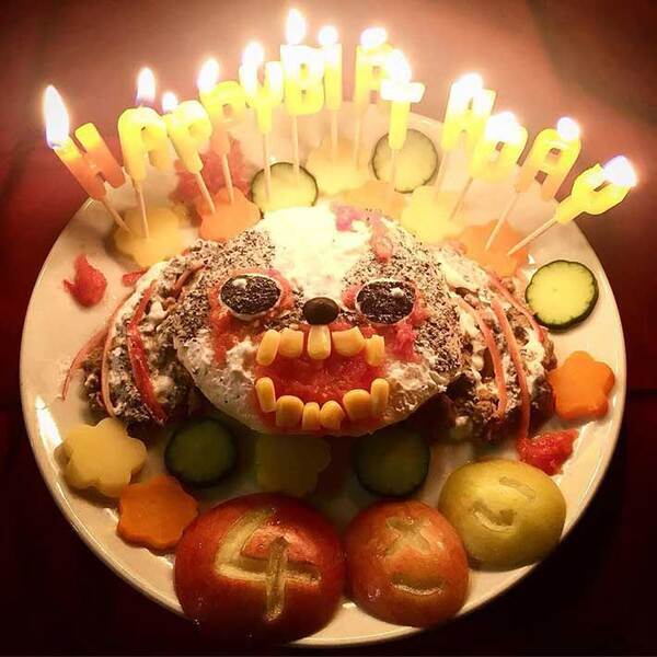 7年前に撮った、忘れられないケーキ　その見た目に「夢に出てきそう」「こ、怖い…」