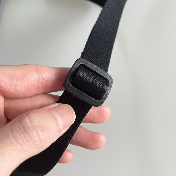 「かわいくて買った」「軽くて丈夫」　ユニクロの『超ミニバッグ』が見た目以上の収納力だった！