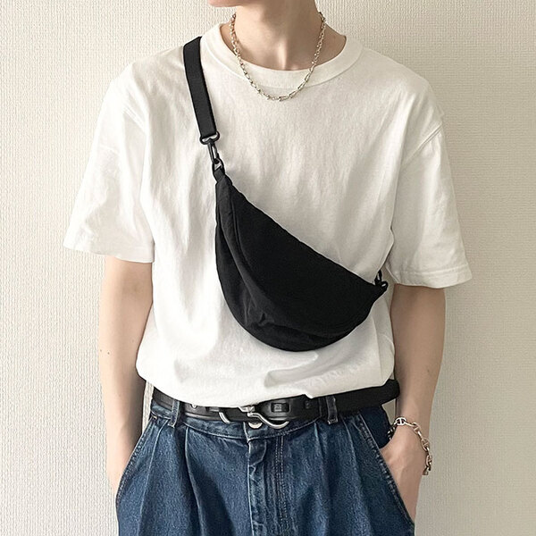 「かわいくて買った」「軽くて丈夫」　ユニクロの『超ミニバッグ』が見た目以上の収納力だった！