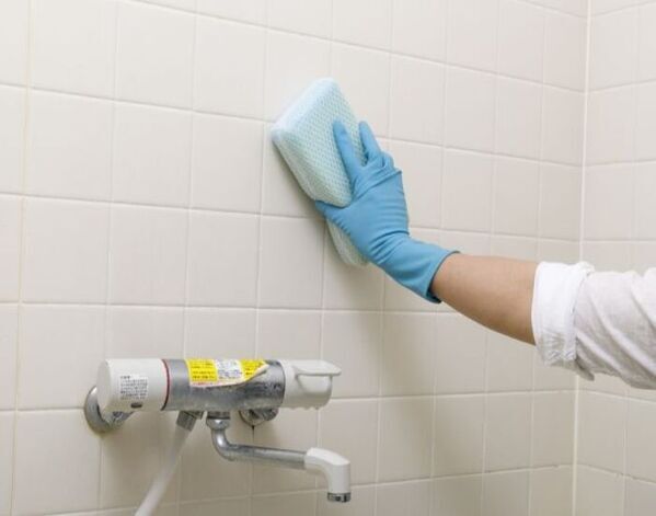 浴室の白いモヤモヤ、どうしてる？　企業が教える掃除法に「やってみる」「目からウロコ」