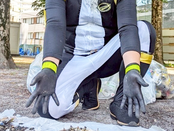 ゴミ拾いをする男性　排水溝から出てきたモノが？「ゾッとした」「全日本人が拍手すべき」