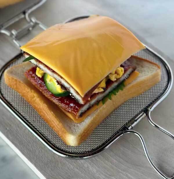 食パンにのせたのは…？　企業オススメの『ホットサンド』がこちら