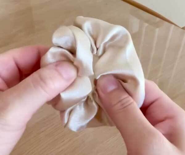 セリアで買った『シュシュ』　意外な機能に「これは革命！」