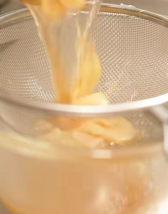 ジンジャーシロップを自家製で！　ピリッと爽やか『新ショウガのシャンディガフ』