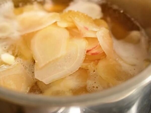 ジンジャーシロップを自家製で！　ピリッと爽やか『新ショウガのシャンディガフ』