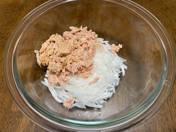 千切り大根にツナ缶を加えて…　ロバート馬場のレシピに「これでご飯1杯いける」「めっちゃハマった」