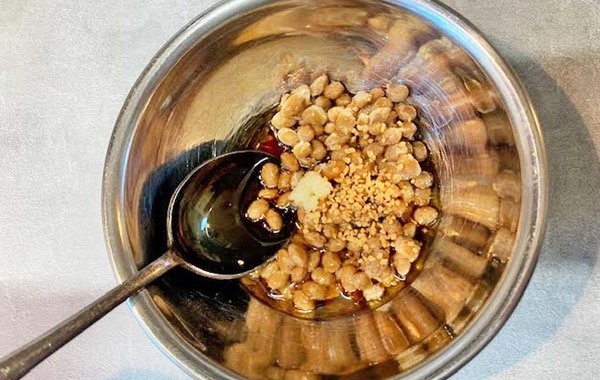 「夏ずっとやる」「後引くうまさ」　そうめんにのせたのは…？