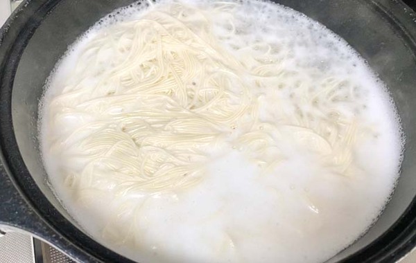 「最後までさっぱり」　めんつゆに飽きた人必見！　そうめんに入れたのは…？