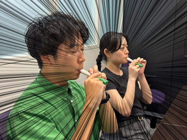 扉開けたら、社員が『小さなネギ』くわえてんだけど！　その正体とは