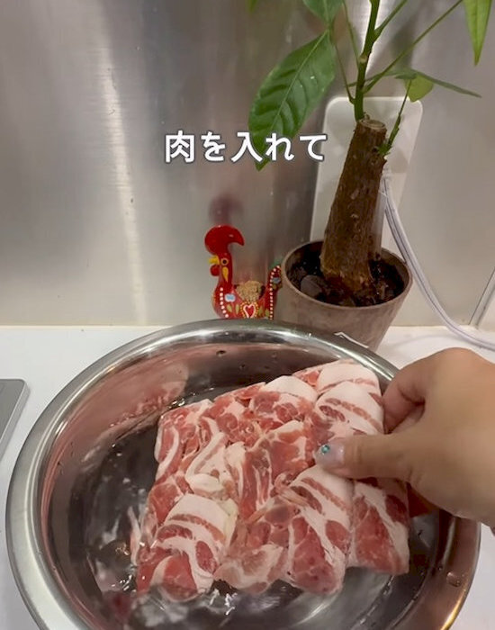パサつかないお肉の解凍法って？　方法に「なるほど」「納得すぎる」