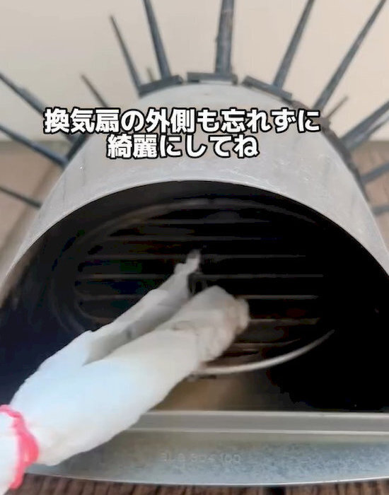 トイレ掃除で見逃しがち！　タンクの後ろをきれいにする方法に「助かる」「目からウロコ」