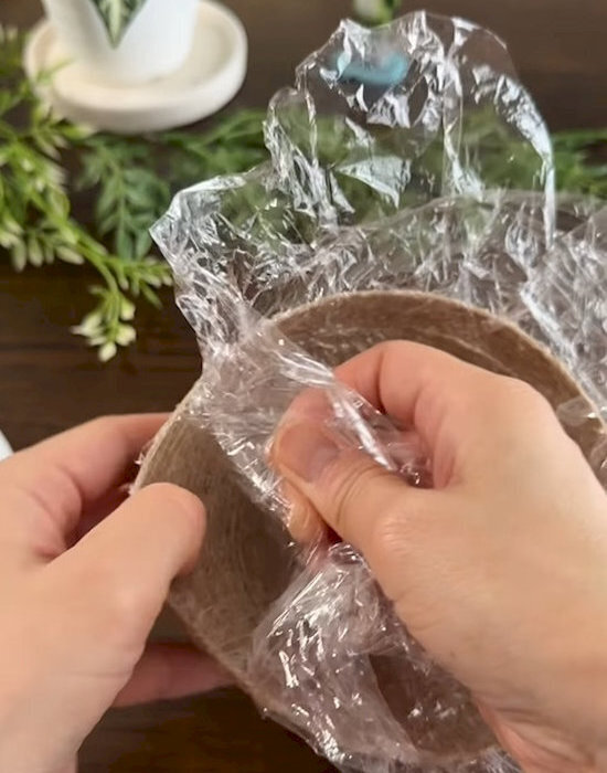 玄関やリビングが片付く！　麻紐小物入れのDIYに「最高」「おしゃれすぎ」