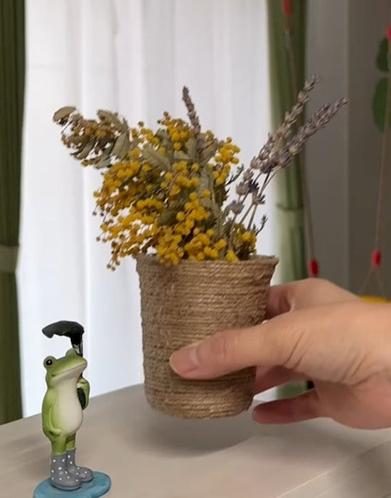 玄関やリビングが片付く！　麻紐小物入れのDIYに「最高」「おしゃれすぎ」