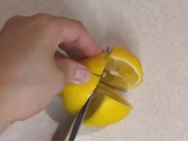 「断面が美しい！」　レモンをきれいにくし切りする裏技に「感動」「真似する」