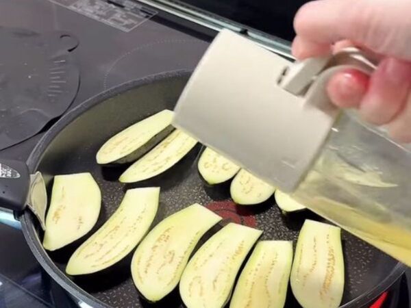 もうギトギトしない！　ナスの油吸いすぎ問題を解決する方法に「知らなかった」