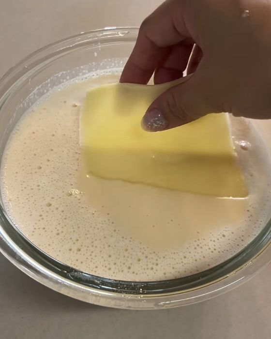 卵とチーズを混ぜてレンジで温めると？　完成したおやつに「もう毎日作る」「ハマった」