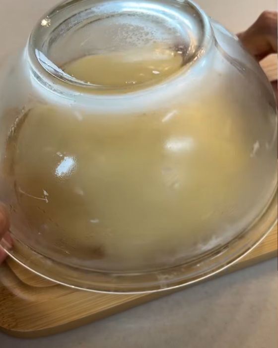 卵とチーズを混ぜてレンジで温めると？　完成したおやつに「もう毎日作る」「ハマった」