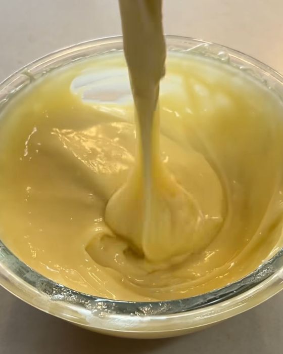 卵とチーズを混ぜてレンジで温めると？　完成したおやつに「もう毎日作る」「ハマった」