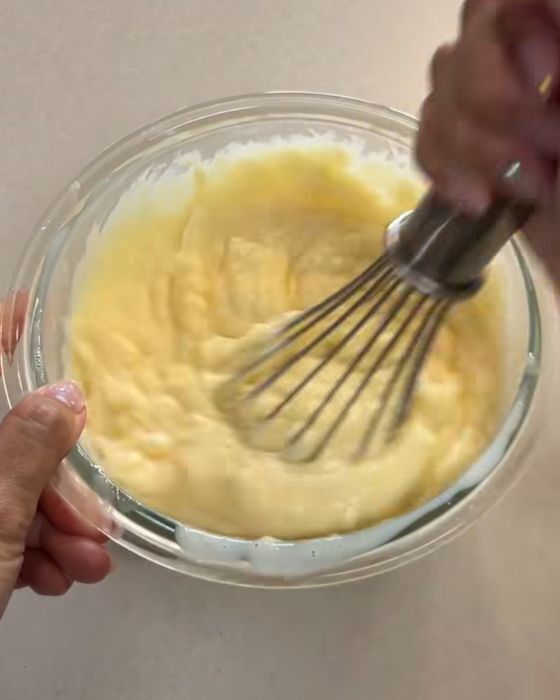 卵とチーズを混ぜてレンジで温めると？　完成したおやつに「もう毎日作る」「ハマった」