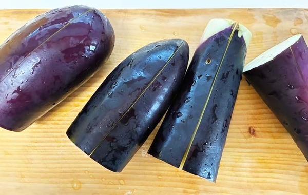 簡単さっぱり飯！ナスに豚バラを挟んで…？　レンジだけで「激ウマ爆誕！」