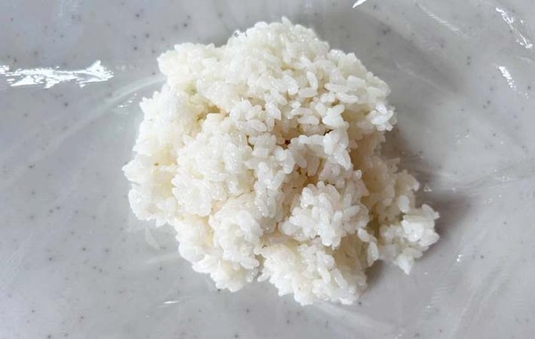 「ツナがなかったので…」　おにぎりに入れた意外な具に「これはアリ」