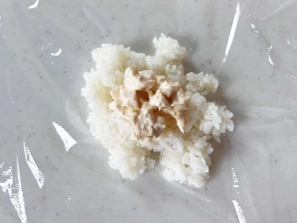 「ツナがなかったので…」　おにぎりに入れた意外な具に「これはアリ」