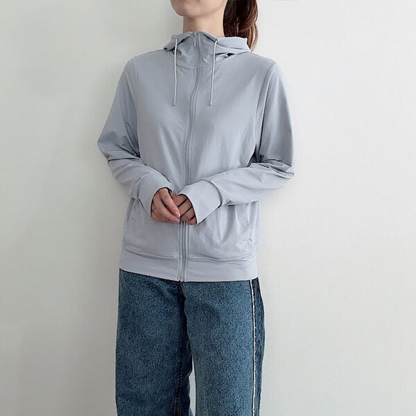 まさに夏の必需品！　ユニクロの『着る日焼け止め』に「毎年買ってる」「これなしではいられない」