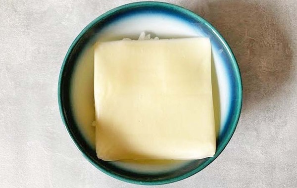 材料は3つだけ！　背徳感を忘れる『濃厚卵かけご飯』