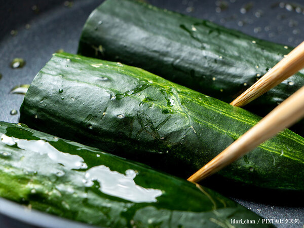もうキュウリ焼いた？　ロバート馬場の夏野菜レシピに「夏にぴったり」「おいしそう」