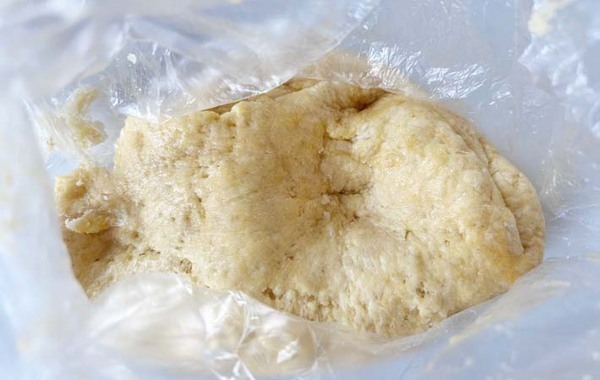 ホットケーキミックスに卵や牛乳を混ぜて…レンチン１分でできあがったのは