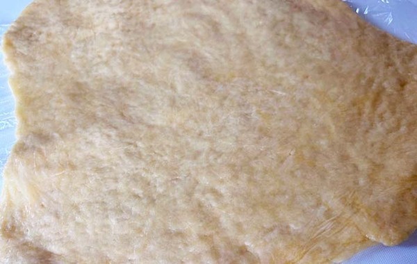 ホットケーキミックスに卵や牛乳を混ぜて…レンチン１分でできあがったのは