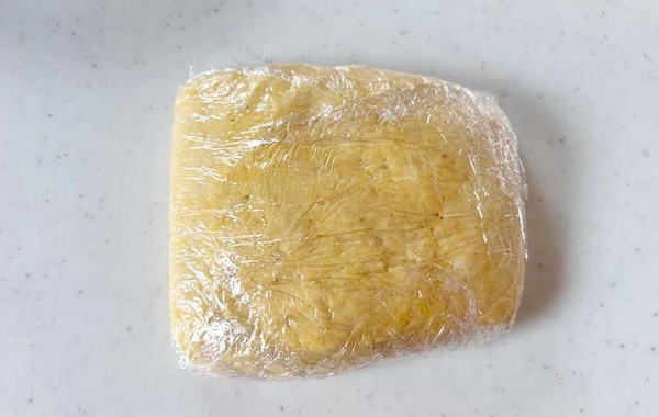 ホットケーキミックスに卵や牛乳を混ぜて…レンチン１分でできあがったのは