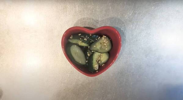 キュウリを漬けたのは…　思わぬアイディアに「夏にぴったり」「今すぐ作ります！」