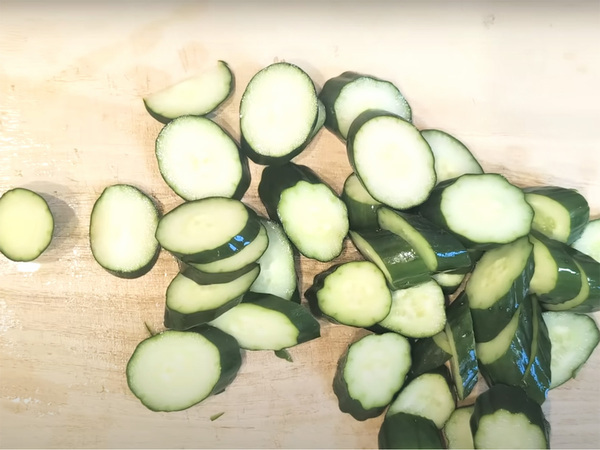 キュウリを漬けたのは…　思わぬアイディアに「夏にぴったり」「今すぐ作ります！」