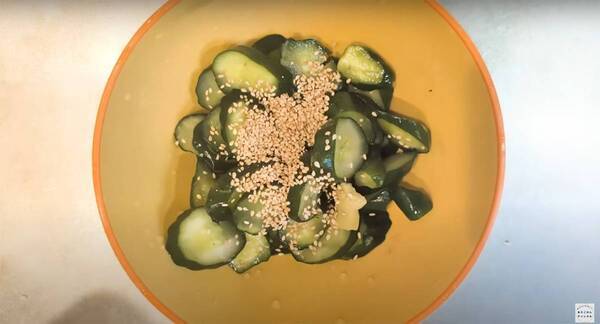 キュウリを漬けたのは…　思わぬアイディアに「夏にぴったり」「今すぐ作ります！」