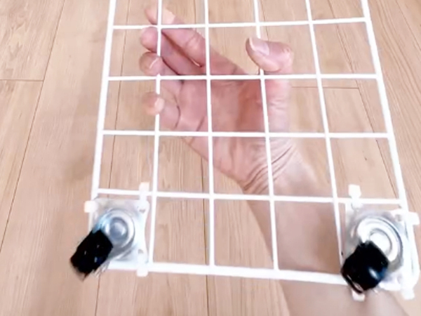 100均のワイヤーネットで？　母が作ったものに「すごいピッタリ」「早速自分も試します！」