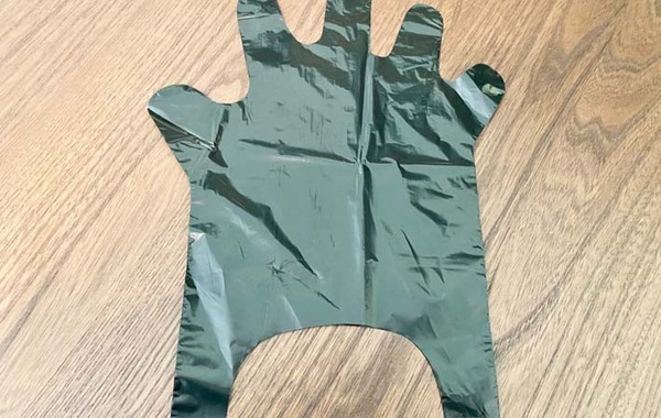 排水口にたまった髪の毛を…？　ダイソーで見つけたアイテムに「感動した！」「エコでいい」