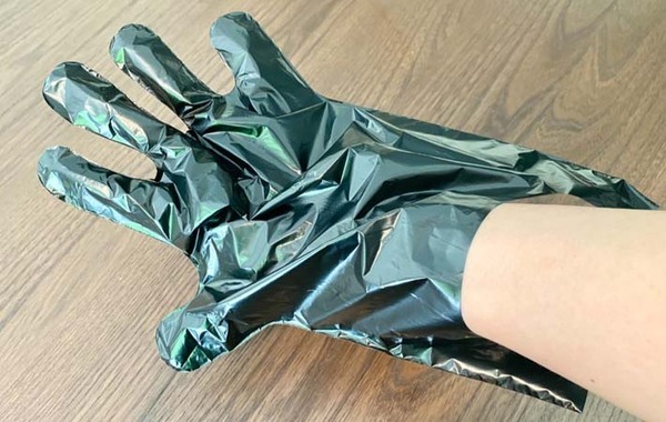 排水口にたまった髪の毛を…？　ダイソーで見つけたアイテムに「感動した！」「エコでいい」