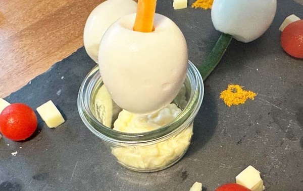 ゆで卵に挿すだけで…？　見た目も楽しい簡単レシピ！