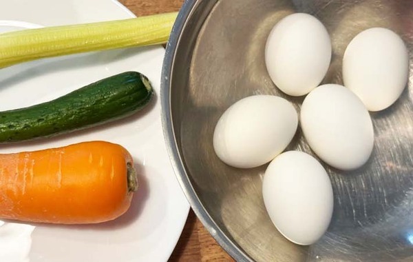 ゆで卵に挿すだけで…？　見た目も楽しい簡単レシピ！