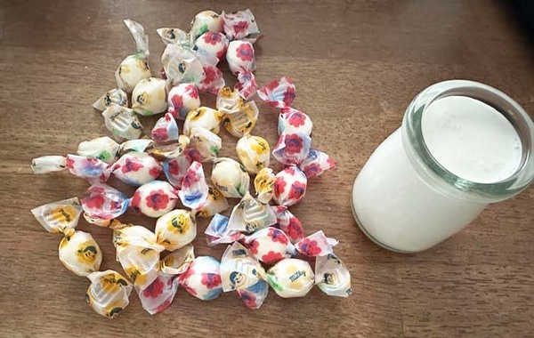 不二家の提案に「本当においしいの？」　カップやきそばに入れたのが…