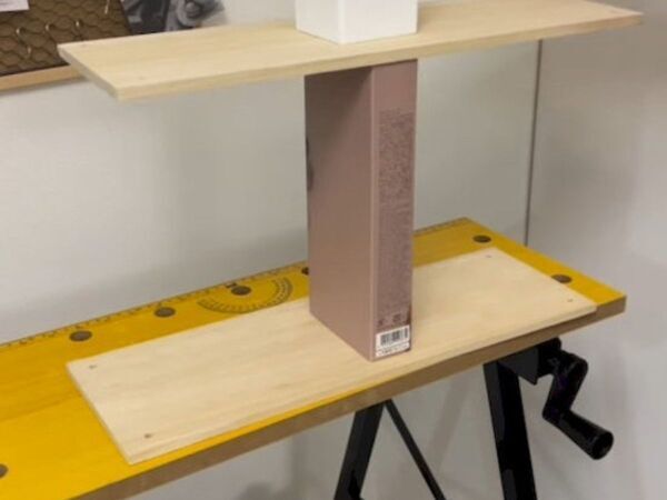 収納が足りないなら…　100均で作る吊り下げラックに「賢い」「部屋スッキリ」